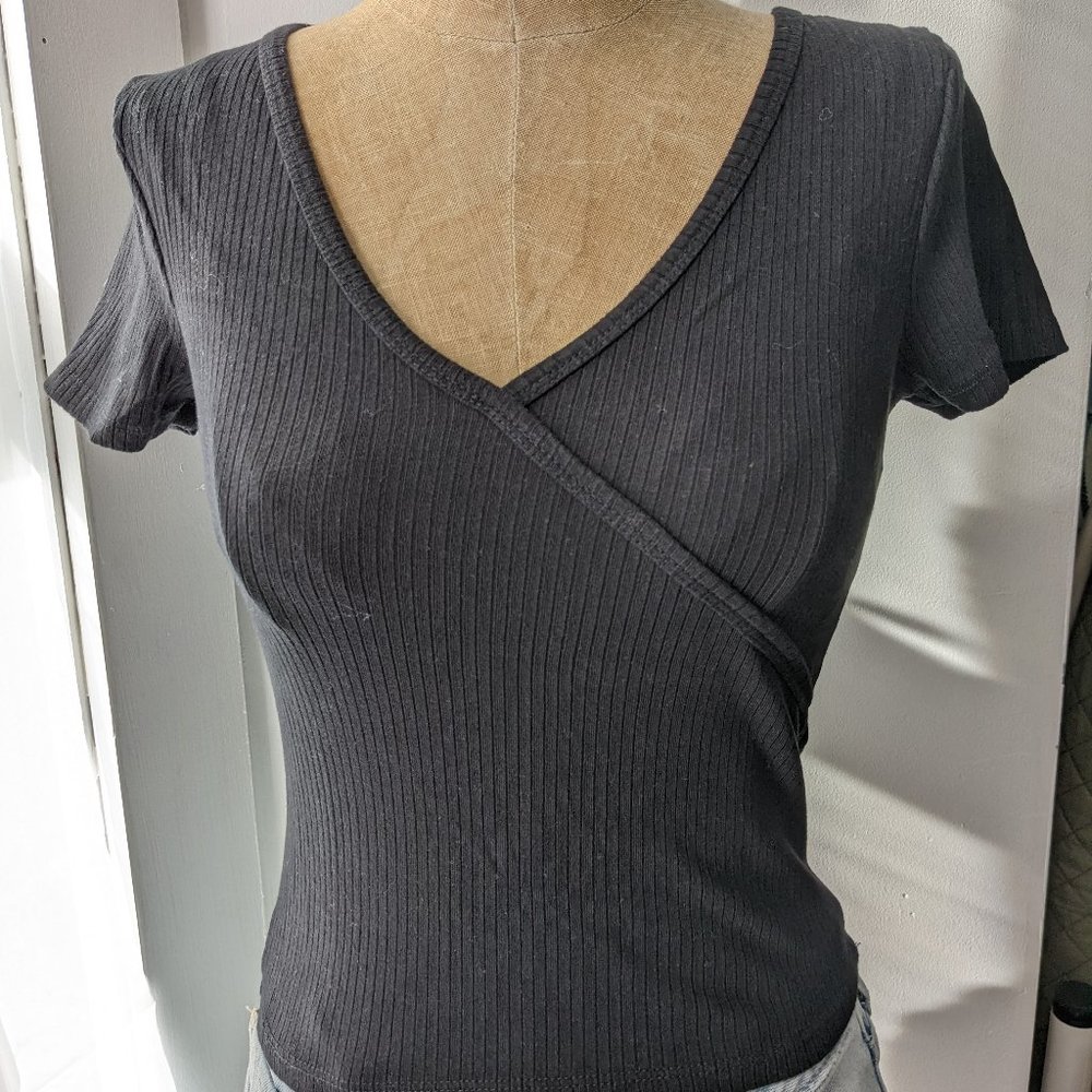 small black hollister womens cross front cropped slim top